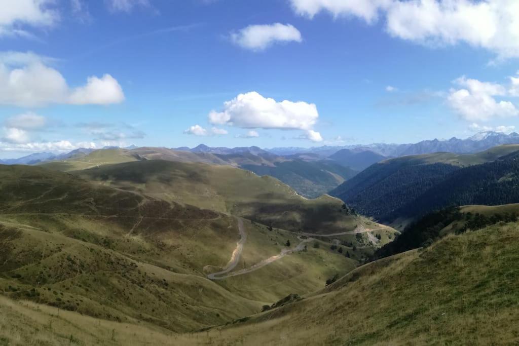 Cottage Les Pyrenees Au Bord De L'Eau Barbazan Eksteriør billede